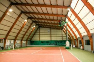 Changement de l'éclairage du court couvert de tennis