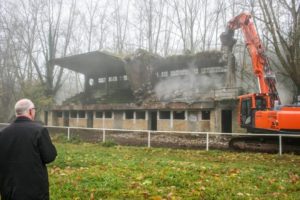 Démolition tribune Sainte Anne