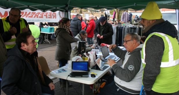 LesGiletsJaunessurlemarchéjovicien ADP