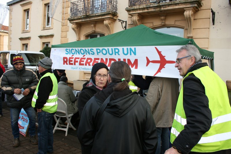 Les Gilets Jaunes sur le marché jovicien - ADP