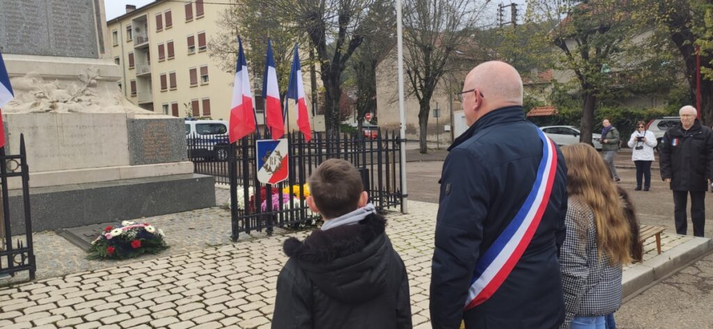 Commémoration de l'armistice avec les écoles