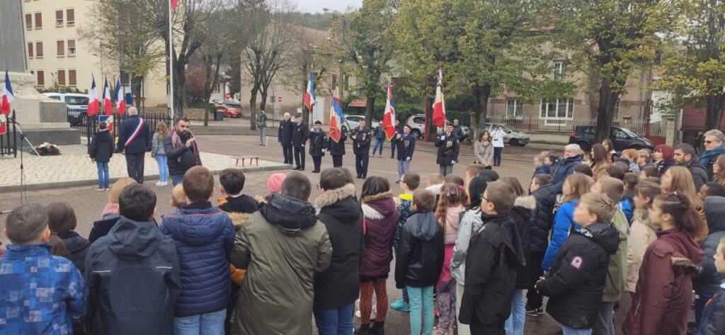 Commémoration de l'armistice avec les écoles